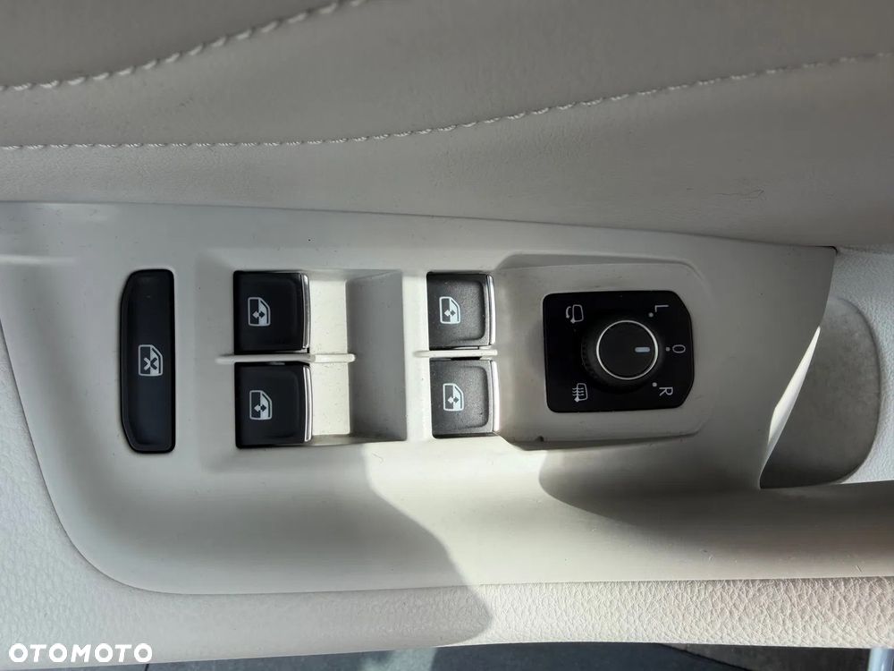 Volkswagen Passat 2.0 TSI 4Mot Elegance DSG - 33