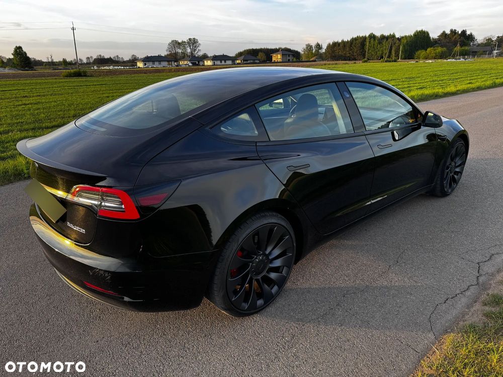 Tesla Model 3 - 8