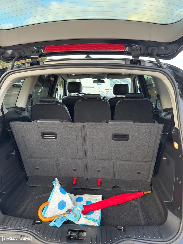 Ford S-Max 2.0 TDCi Titanium 7L - 17