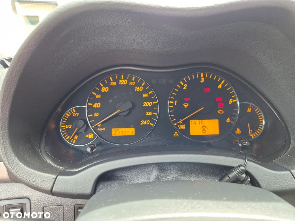 Toyota Avensis 2.2 D-CAT Sol plus NAVI - 25