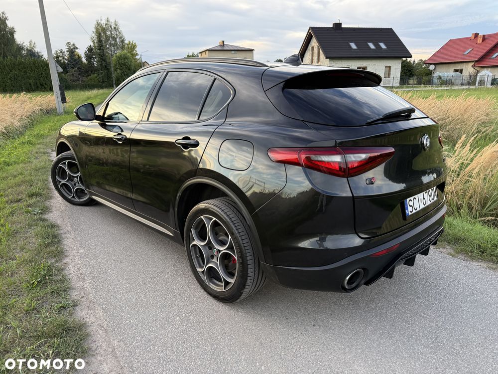 Alfa Romeo Stelvio 2.0 Turbo 16V AT8-Q4 First Edition - 4