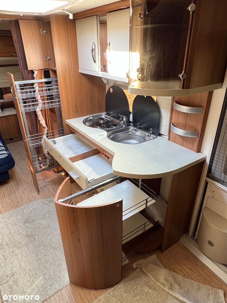 Hobby PREMIUM 610 2013r. I inne Fendt DIAMANT 590 i LMC kondor 650 i Caravelair PRESTIGE 610 i Dethlefs EMOTION 700 i Tabbert VIVALDI 450 i Caravelair RUBIS 395 - 33