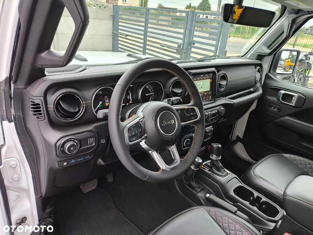 Jeep Wrangler - 13