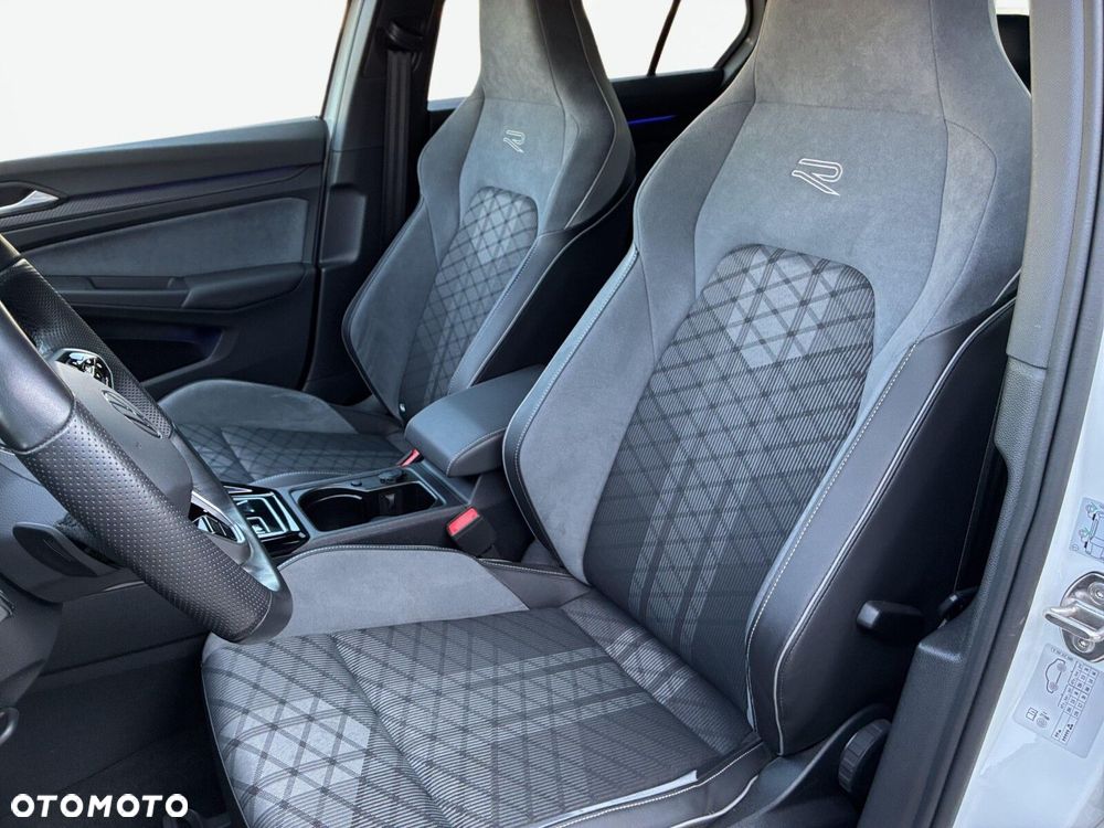 Volkswagen Golf 1.5 eTSI EVO R-Line DSG - 11
