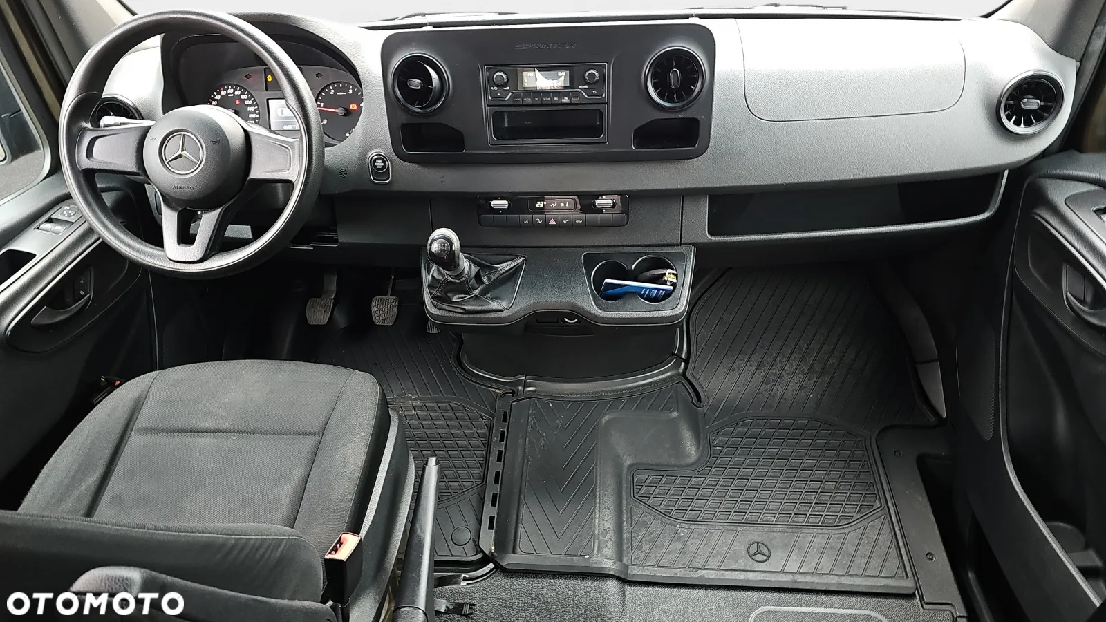 Mercedes-Benz Sprinter - 9