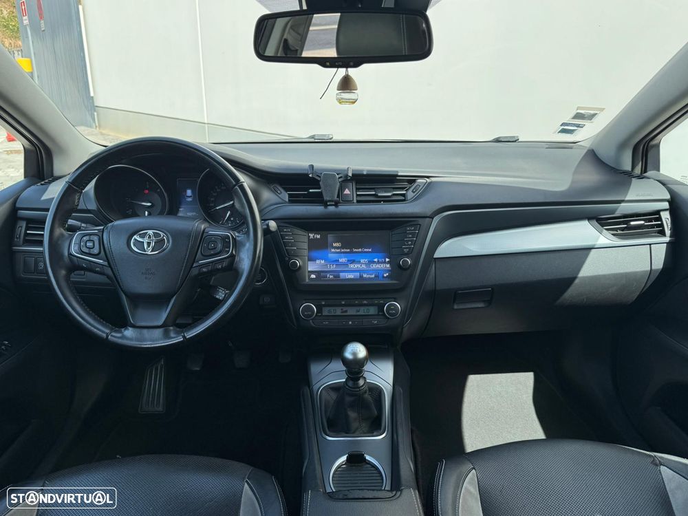 Toyota Avensis SW 2.0 D-4D Luxury+Navi - 35