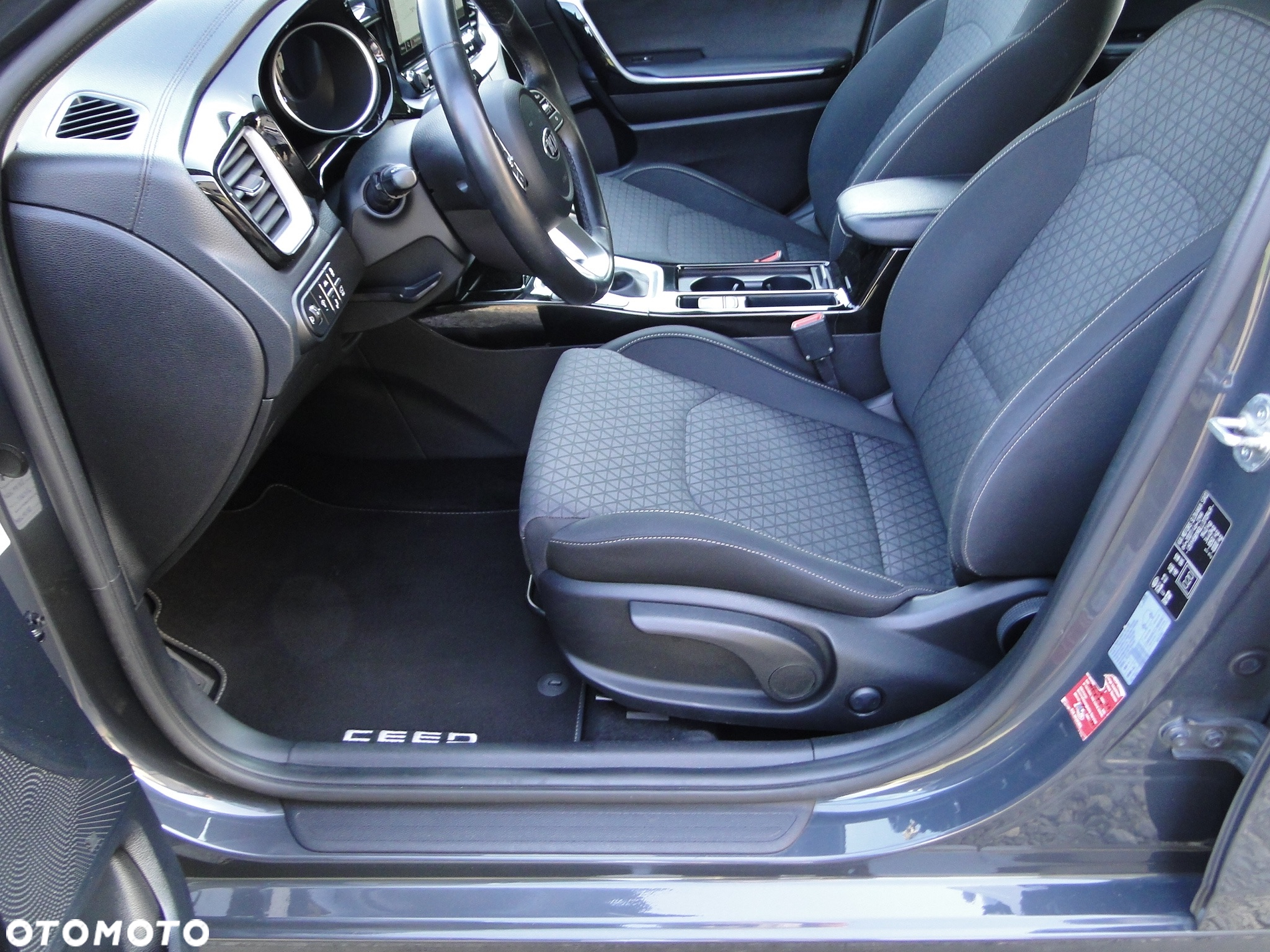 Kia Ceed SW 1.6 CRDi DCT Platinum Edition - 21