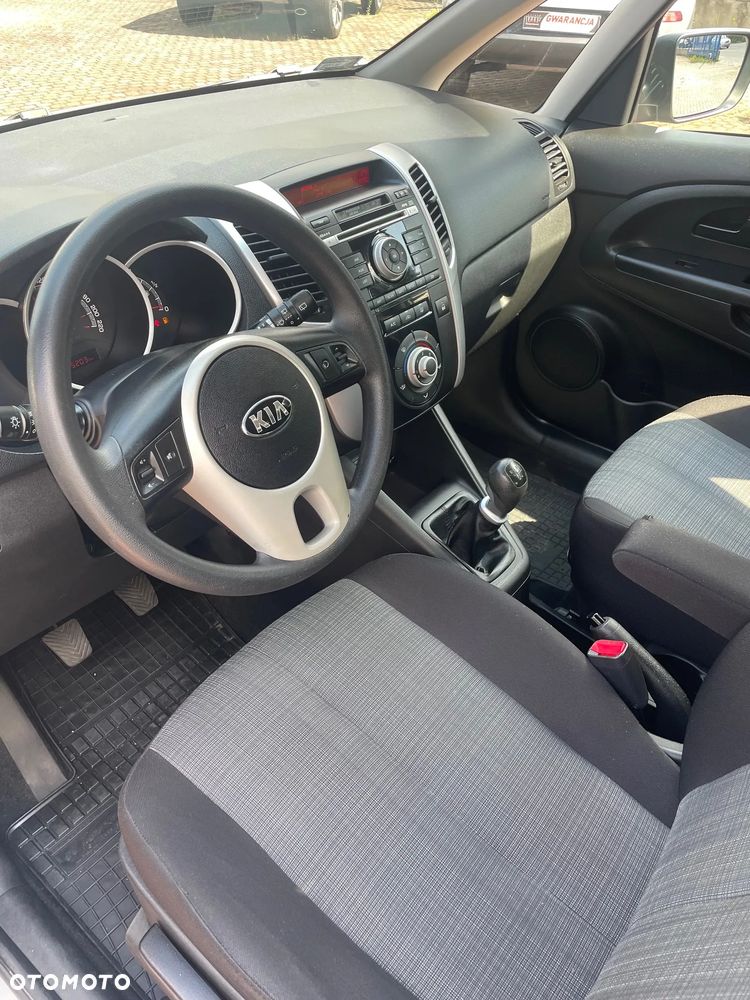 Kia Venga - 9