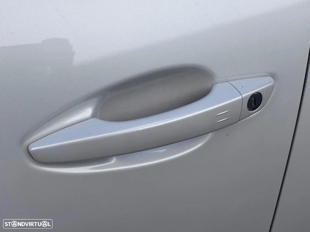 Peugeot 5008 1.2 PureTech Allure EAT8 - 16