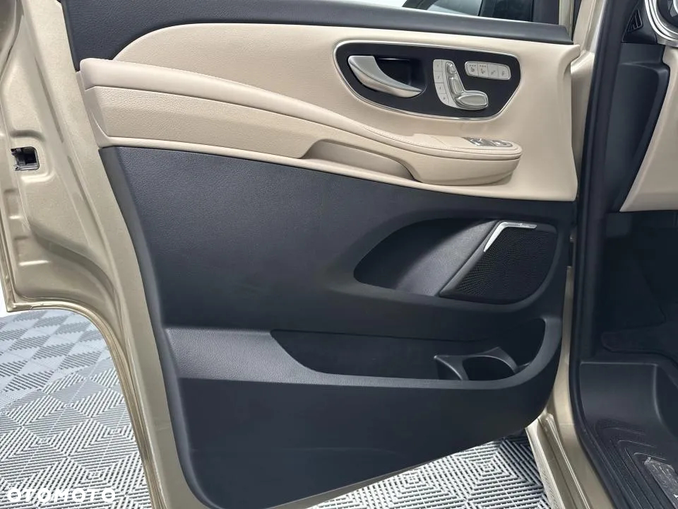 Mercedes-Benz Klasa V 300 d 4-Matic 9G-Tronic Exclusive (d³ugi) - 11