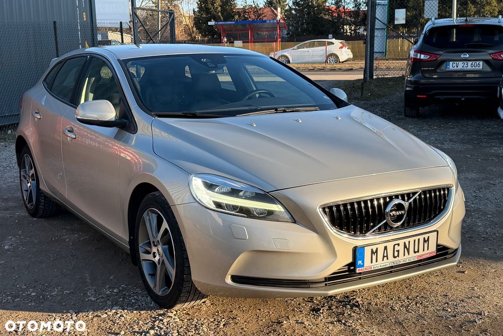 Volvo V40 D3 Momentum - 23