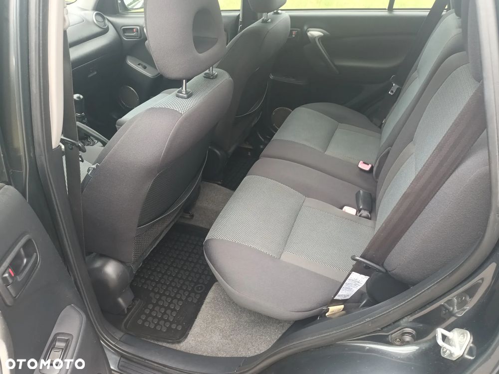 Toyota RAV4 1.8 VVT-i Terra 2WD - 29