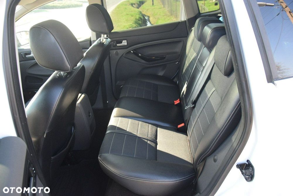 Ford Kuga 2.0 TDCi 4x4 Titanium - 17