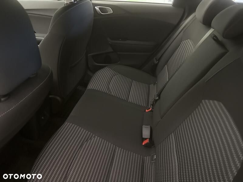 Kia Ceed 1.5 T-GDI M - 20