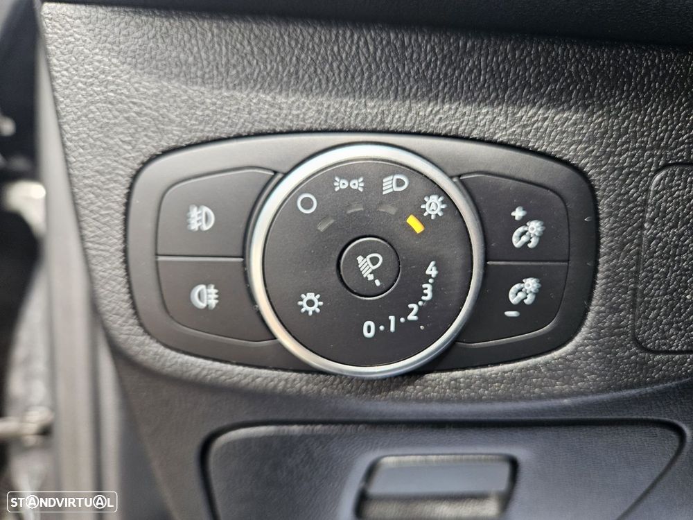 Ford Focus SW 1.0 EcoBoost Titanium - 42