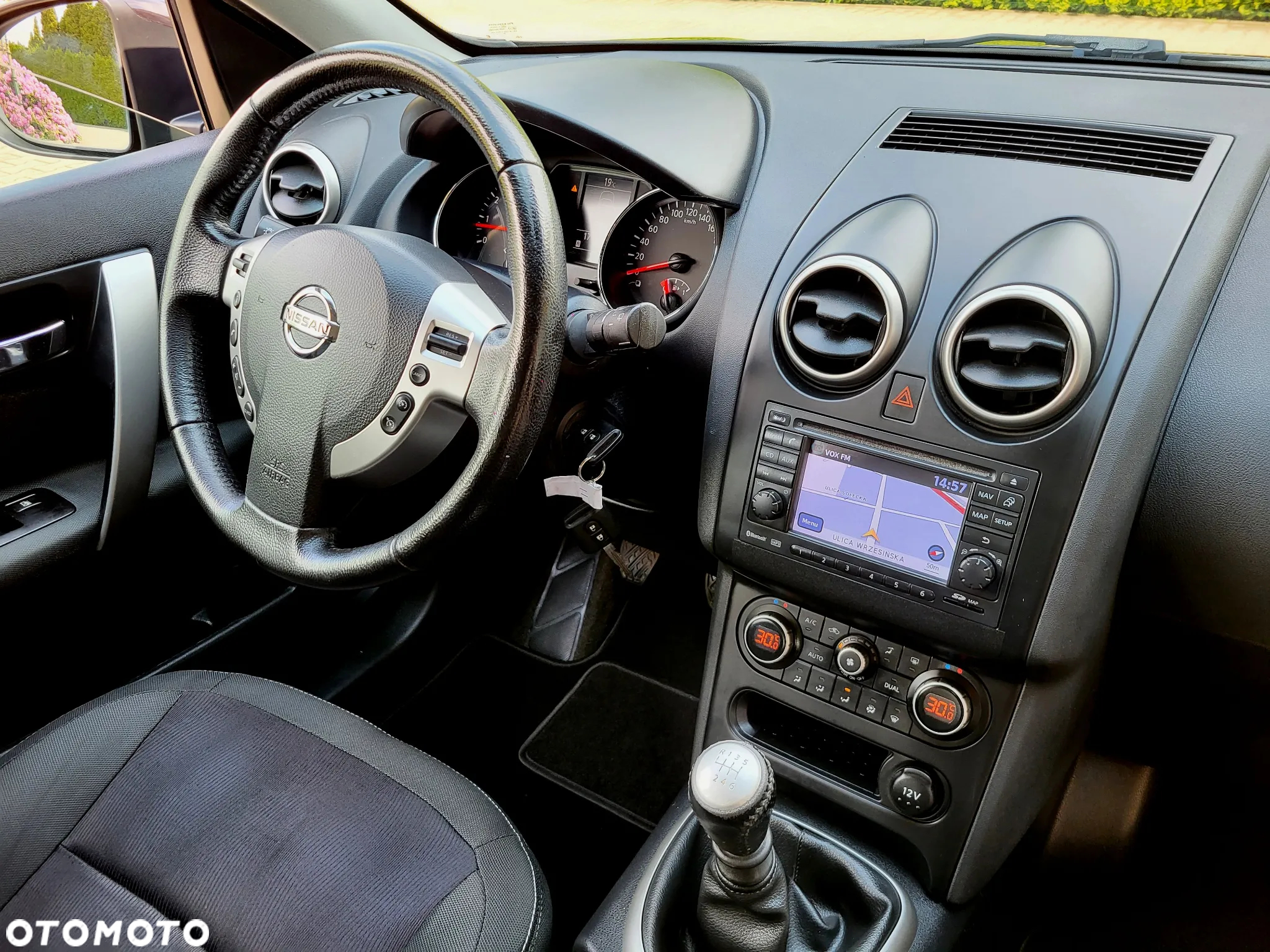 Nissan Qashqai - 25
