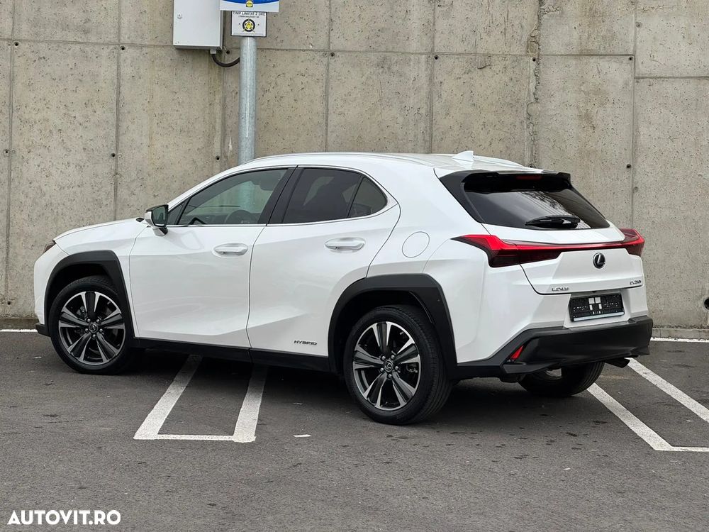 Lexus UX 250h 2.0L HEV 20H- (178 HP) 4X4 CVT Executive - 7