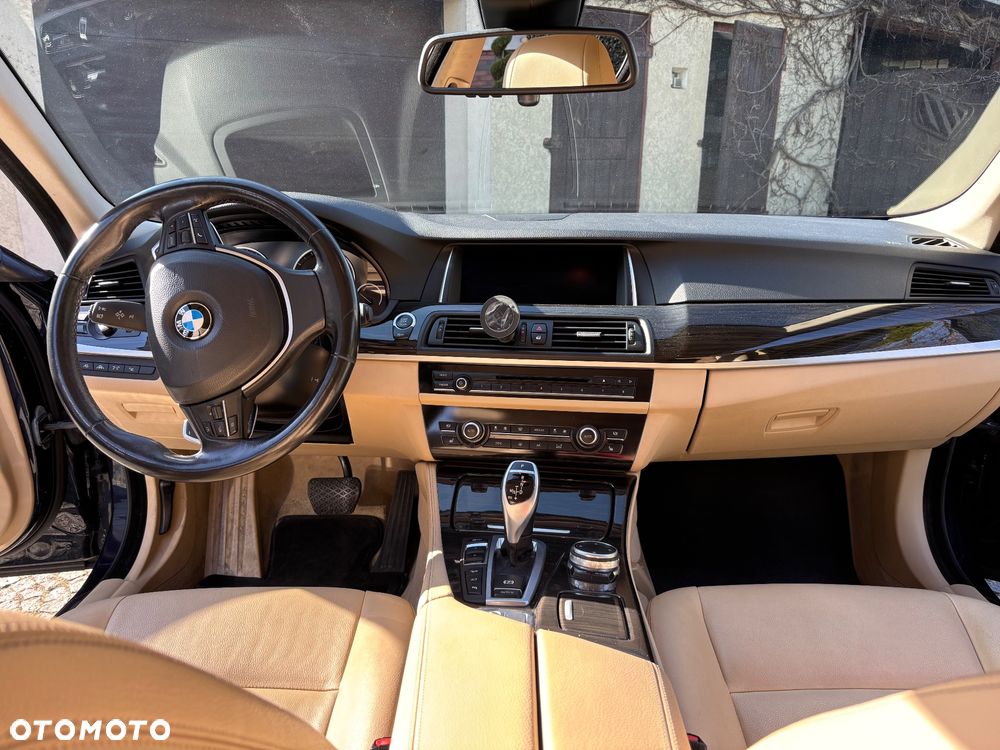 BMW Seria 5 535i xDrive Sport-Aut Luxury Line - 17