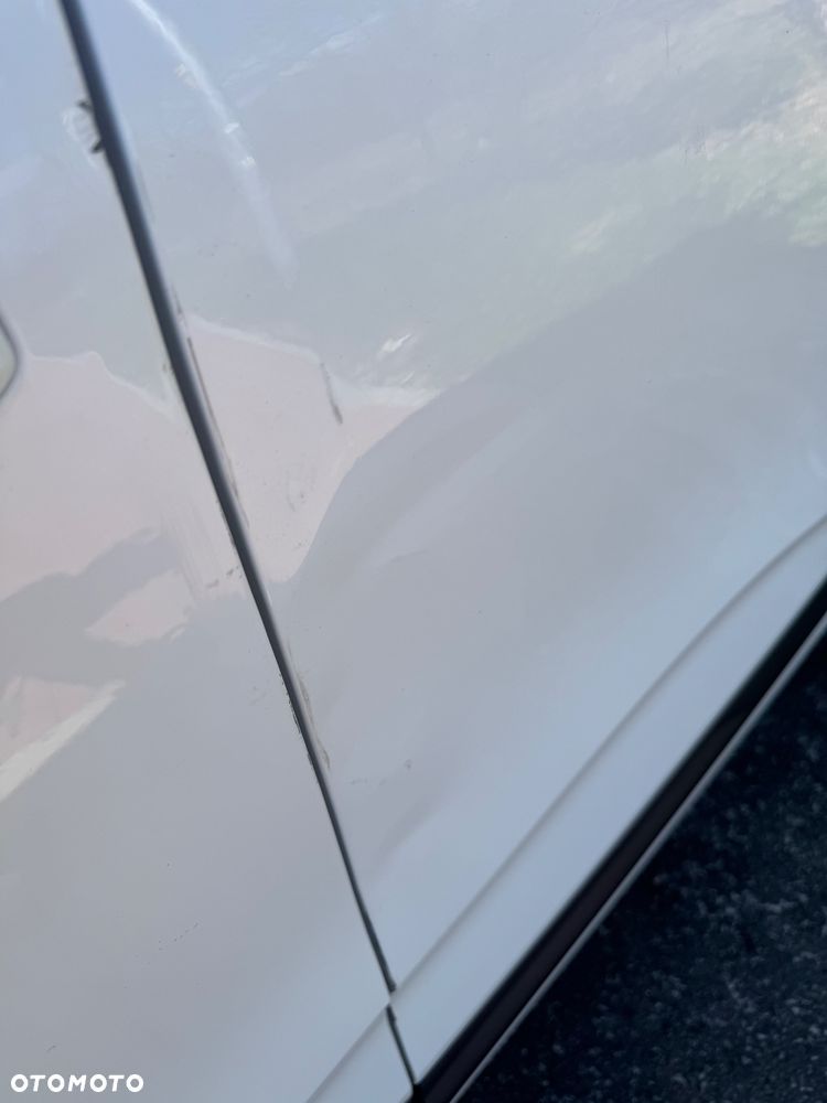 Renault Clio BLUE dCi 85 EXPERIENCE - 8