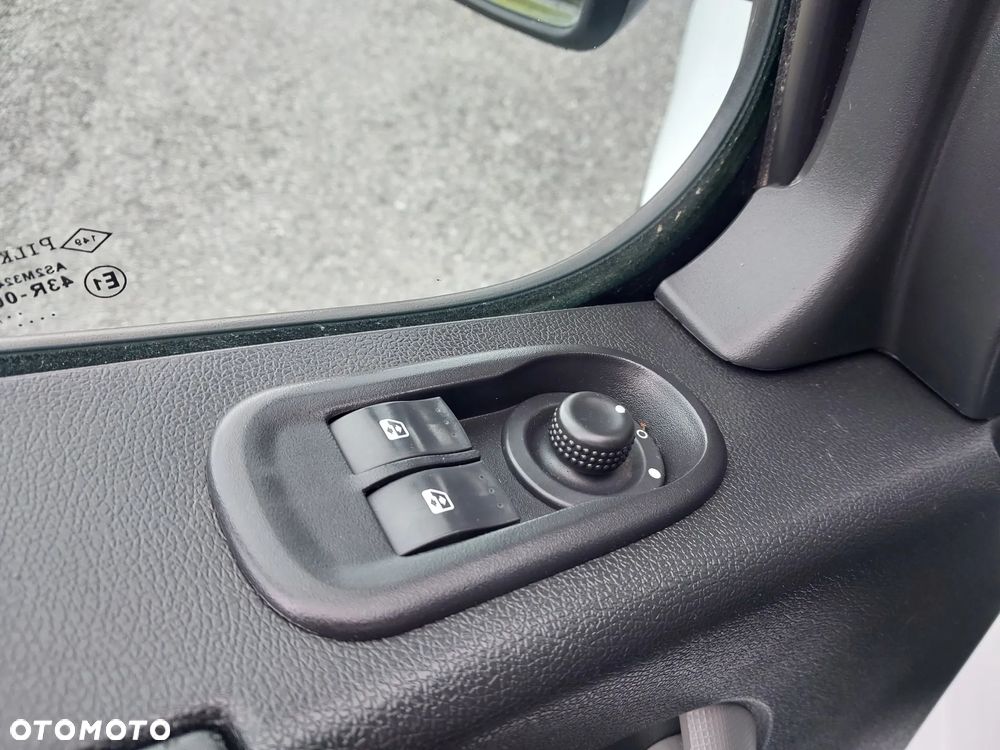 Renault Renault Master 6 Biegowy 2.3dci 135 km L2H2 Klimatyzacja - 19