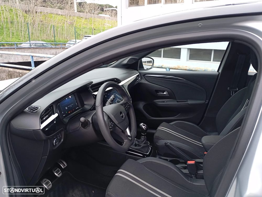 Opel Corsa 1.2 T GS - 4