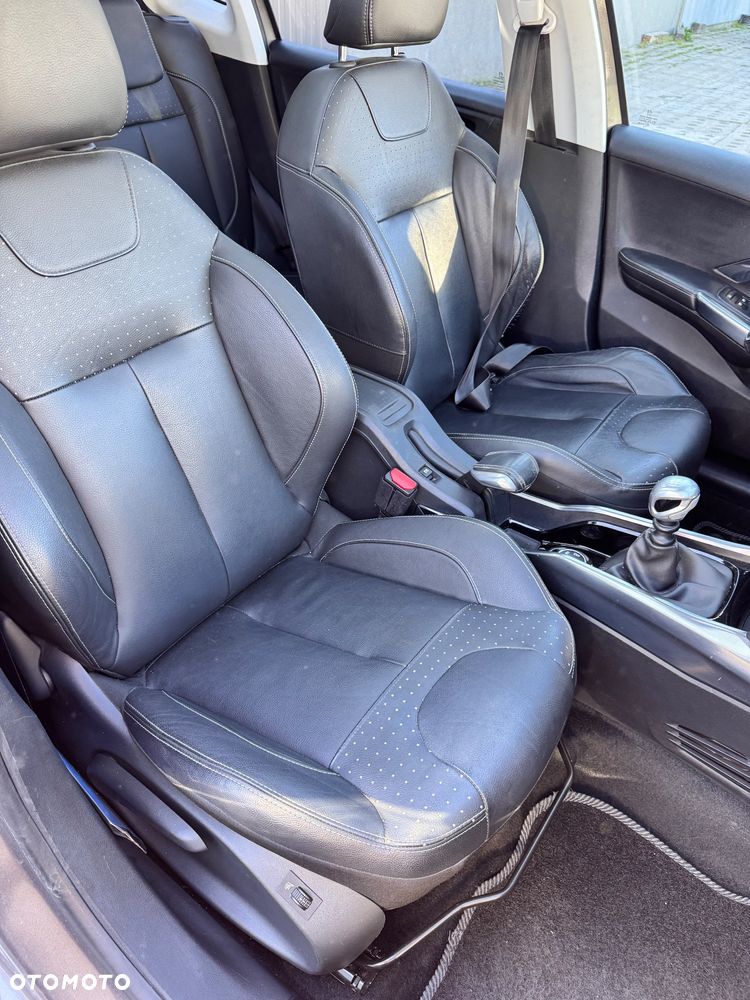 Peugeot 2008 1.6 e-HDi Allure S&S - 13