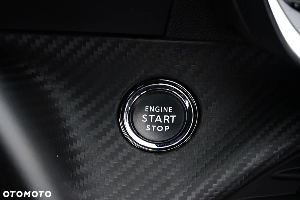 Peugeot 208 PureTech 100 EAT8 GT Pack - 29