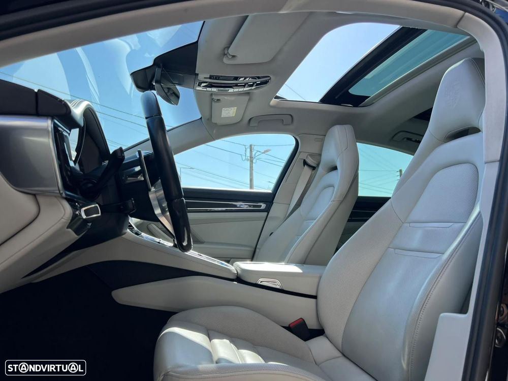 Porsche Panamera 4 E-Hybrid - 5