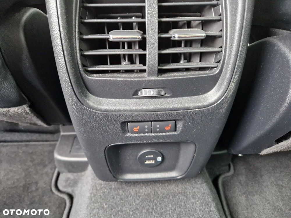Ford Kuga - 33