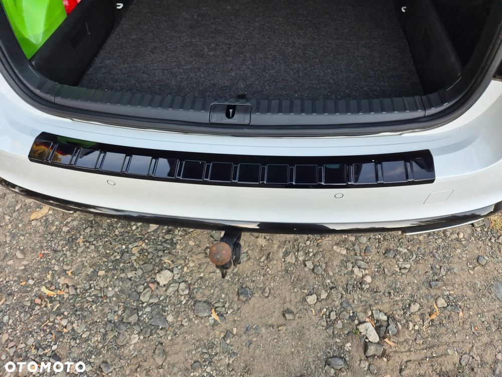 Skoda Octavia Combi 2.0 TDI DSG RS - 16