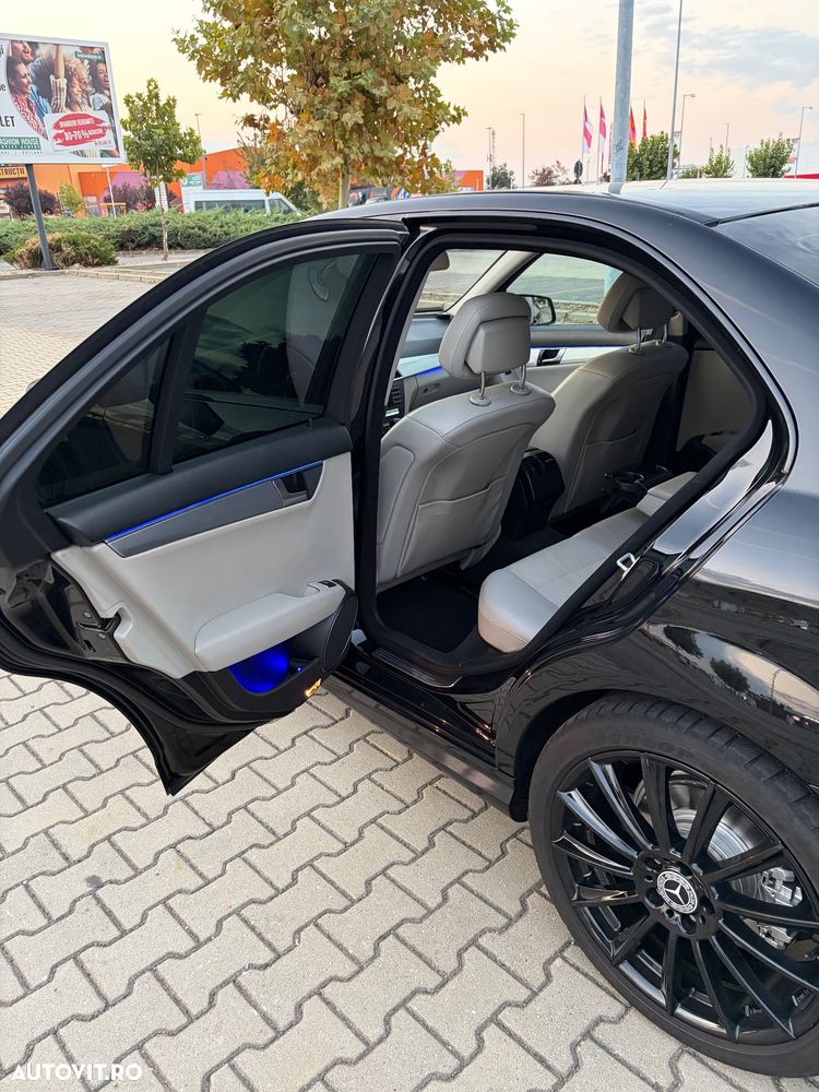 Mercedes-Benz C - 7