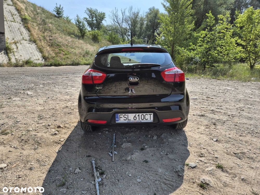 Kia Rio - 4