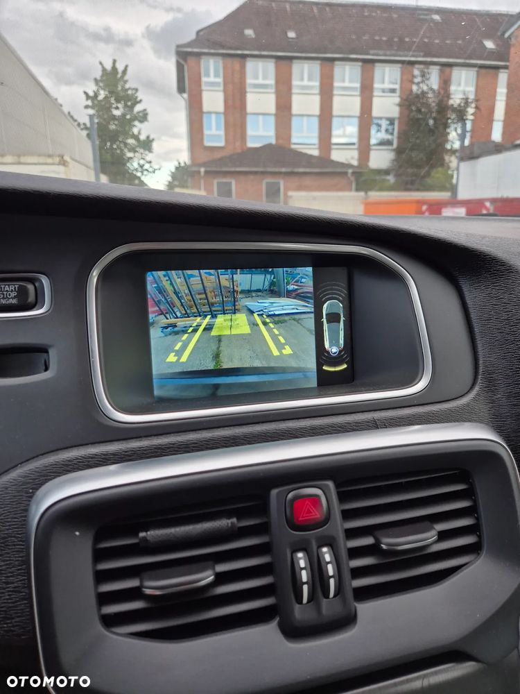 Volvo V40 D4 Drive-E R-Design Summum - 13