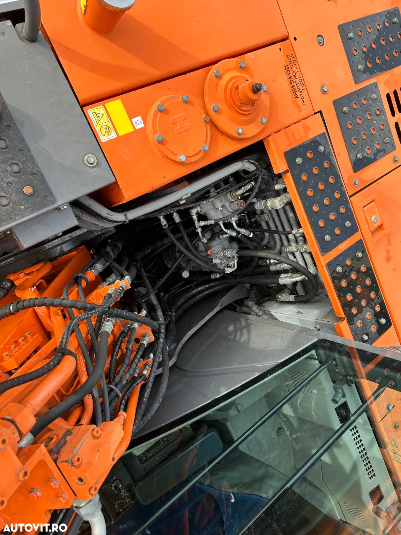 Hitachi ZX140W-3 - 13