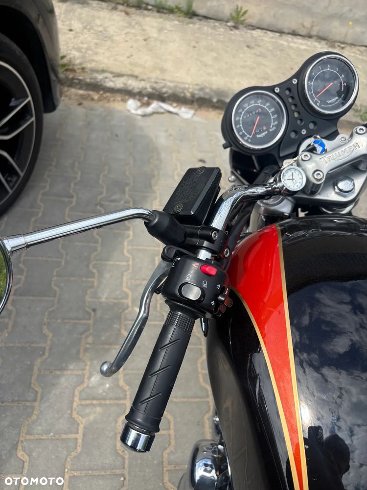 Triumph Thunderbird - 25