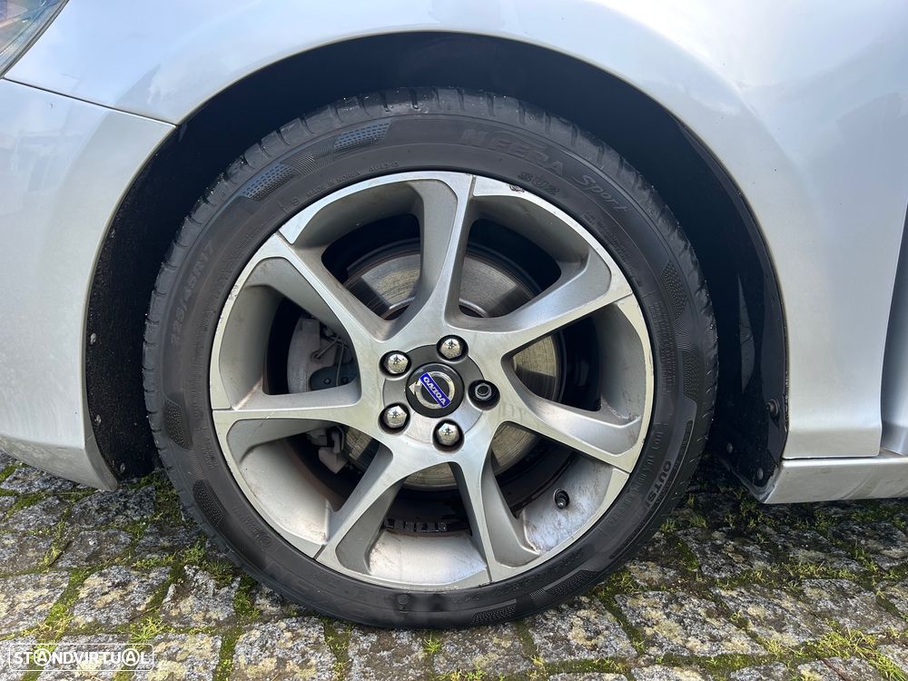 Volvo V40 2.0 D2 Momentum Eco - 23