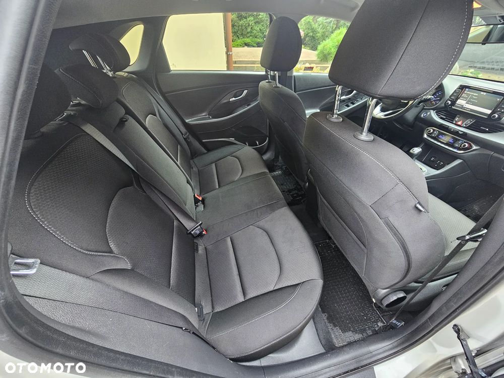 Hyundai i30 i30cw 1.6 CRDi Intro Edition - 22