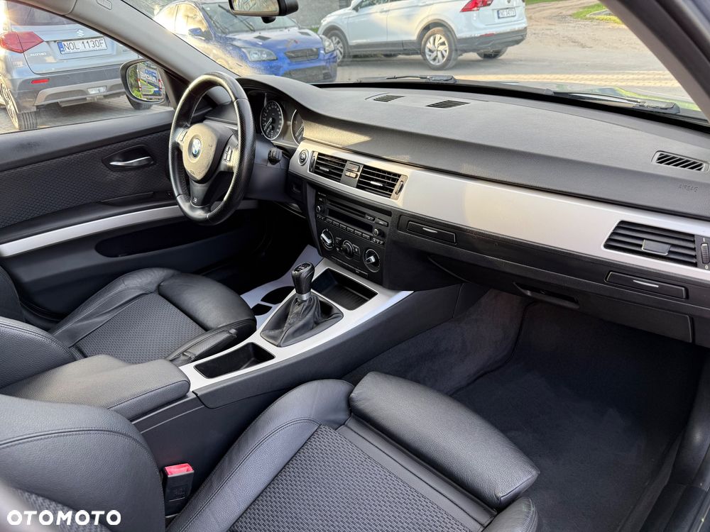 BMW Seria 3 318d Sport Line - 10