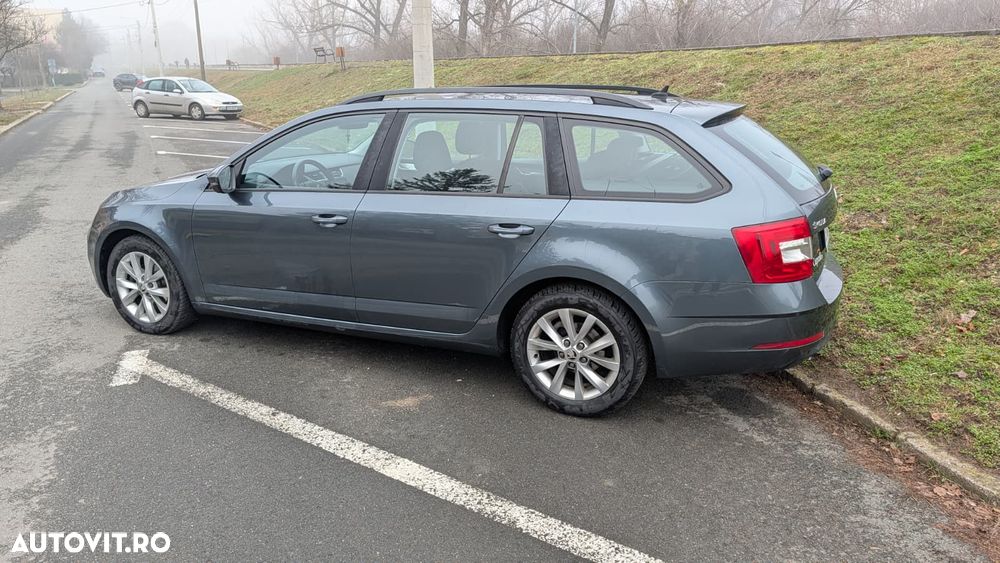 Skoda Octavia 1.6 TDI DSG Ambition - 9