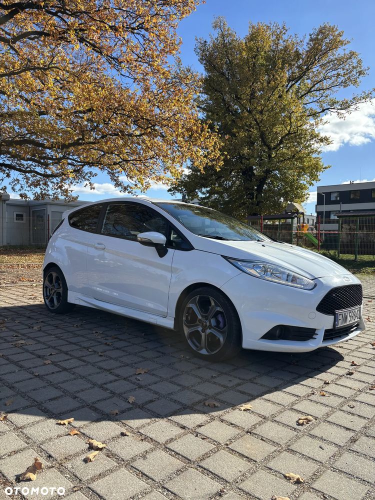 Ford Fiesta 1.6 EcoBoost ST - 2