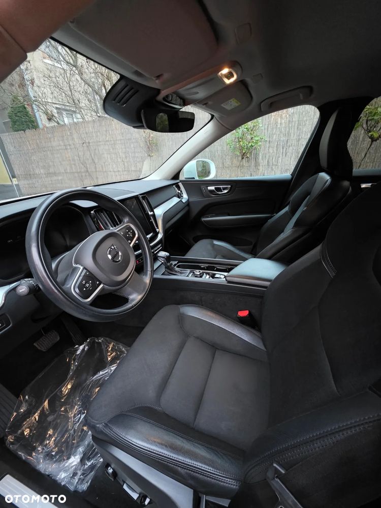Volvo XC 60 T4 Momentum Pro - 9