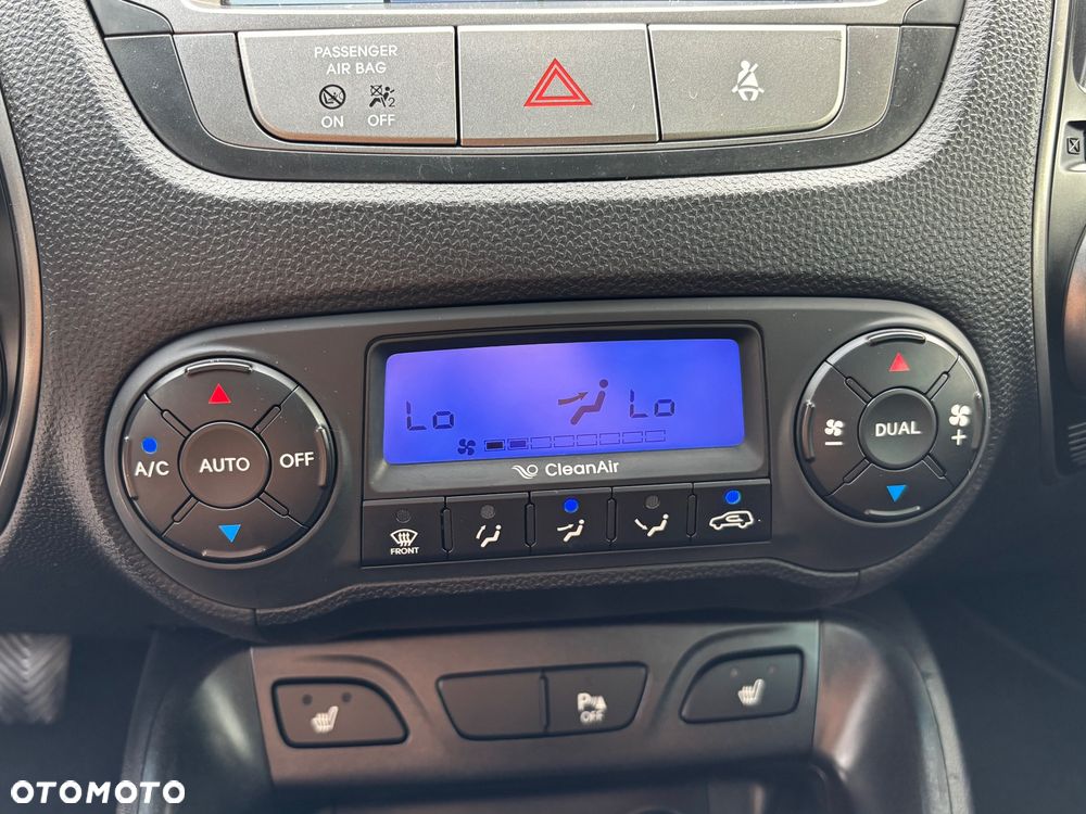 Hyundai ix35 1.7 CRDi 2WD blue Finale Gold - 29