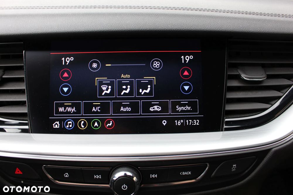 Opel Insignia - 16