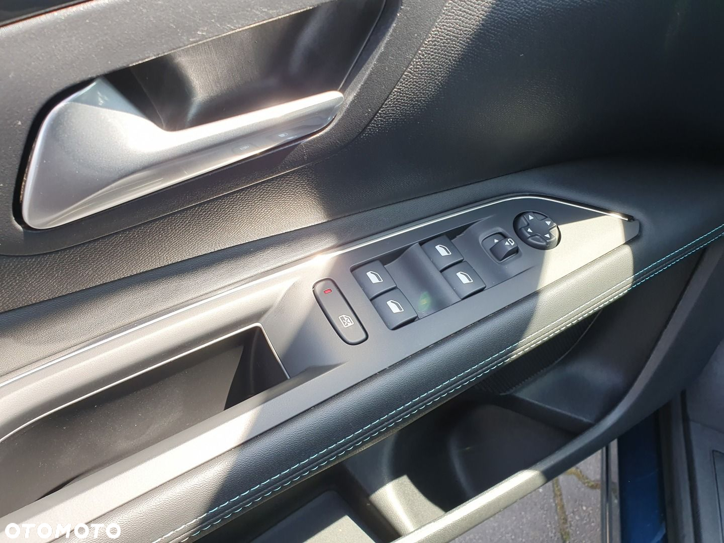 Peugeot 3008 1.2 PureTech Allure Pack S&S EAT8 - 13