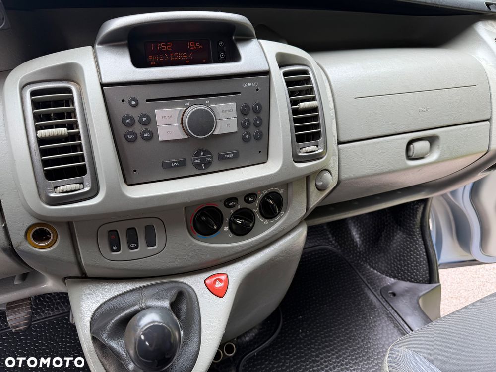 Opel Vivaro - 9
