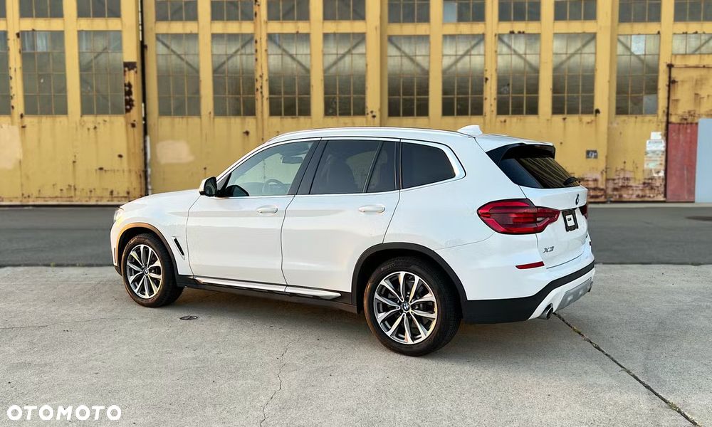 BMW X3 xDrive30i GPF Luxury Line - 4