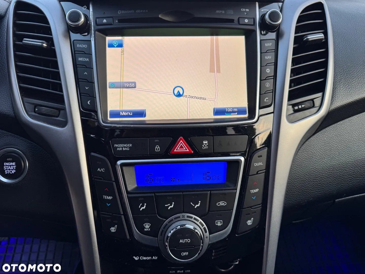 Hyundai i30 i30cw 1.6 Fifa World Cup Edition - 9