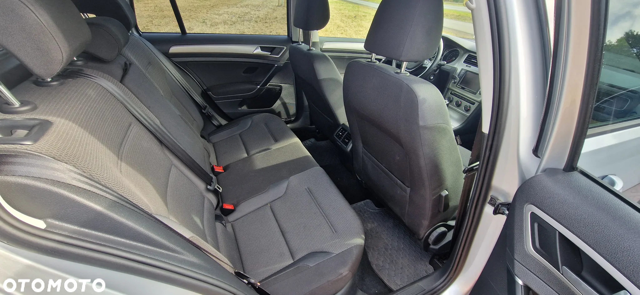 Volkswagen Golf VII 1.6 TDI BMT Comfortline - 12
