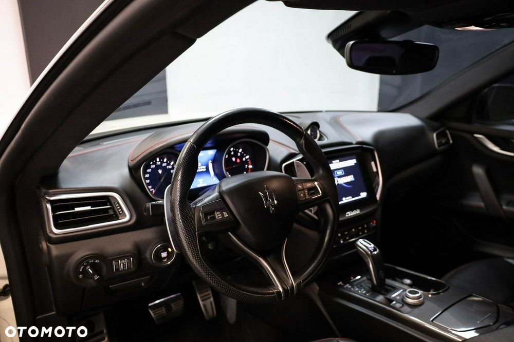 Maserati Ghibli - 16