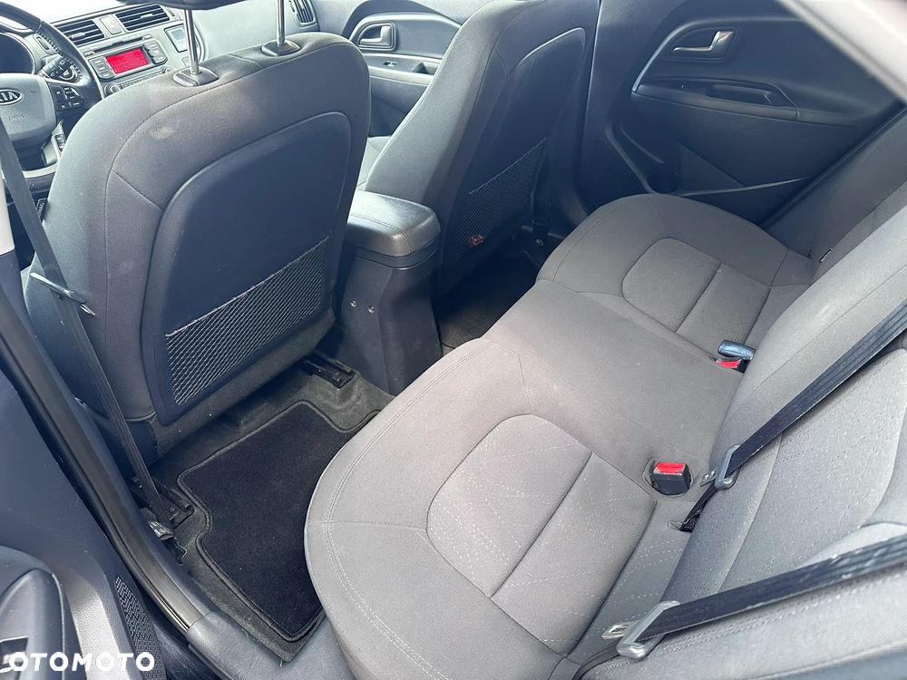 Kia Rio - 25